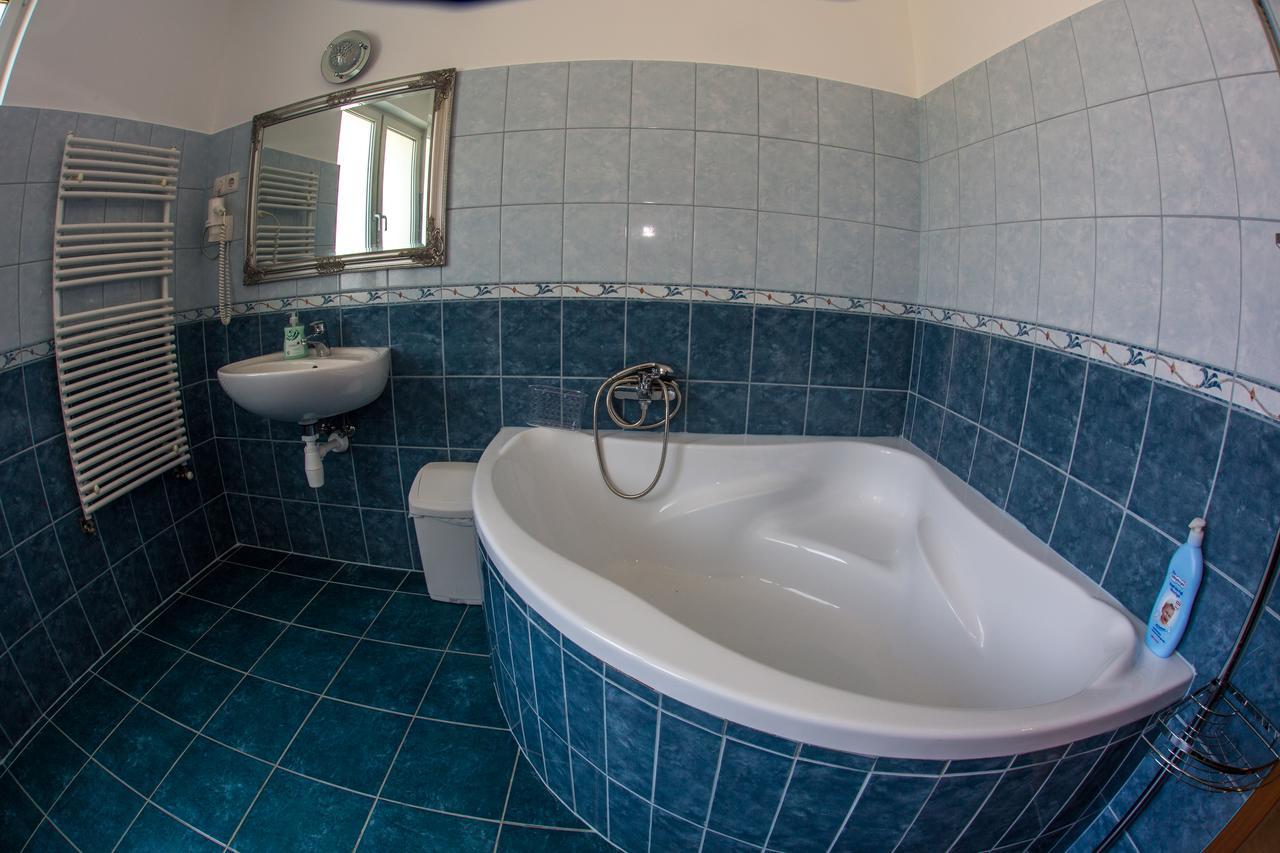 Aqua Line Apartmanhaz Hajduszoboszlo Luaran gambar