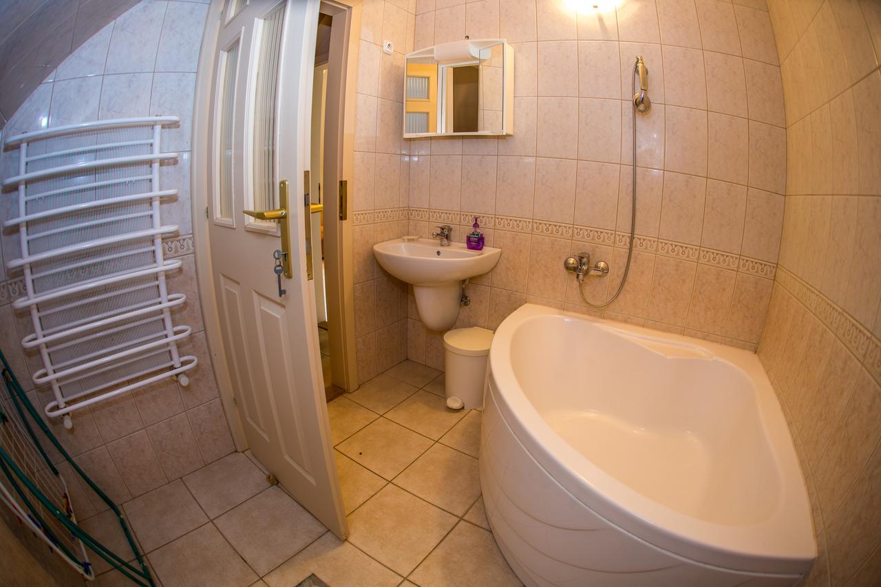 Aqua Line Apartmanhaz Hajduszoboszlo Luaran gambar