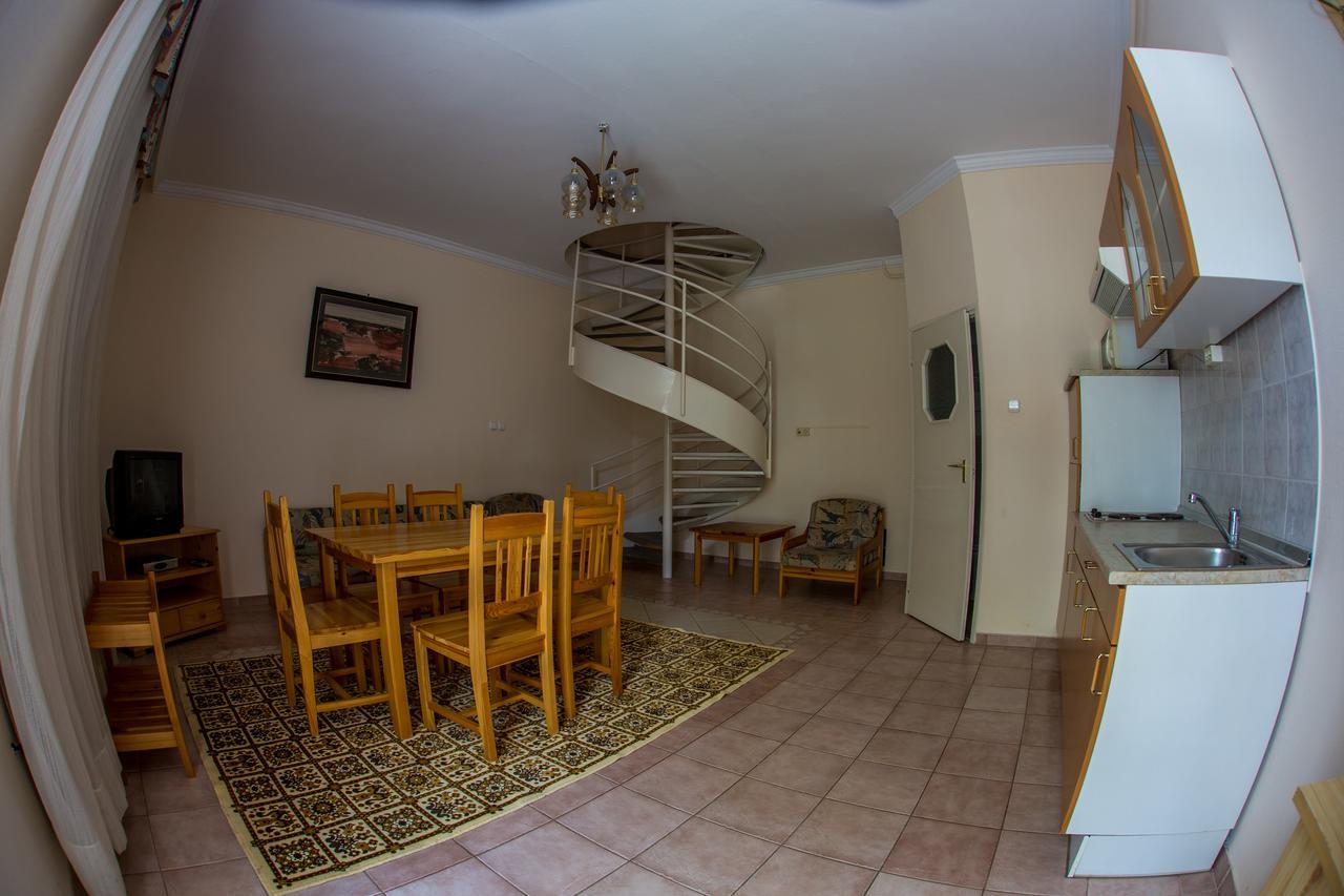 Aqua Line Apartmanhaz Hajduszoboszlo Luaran gambar