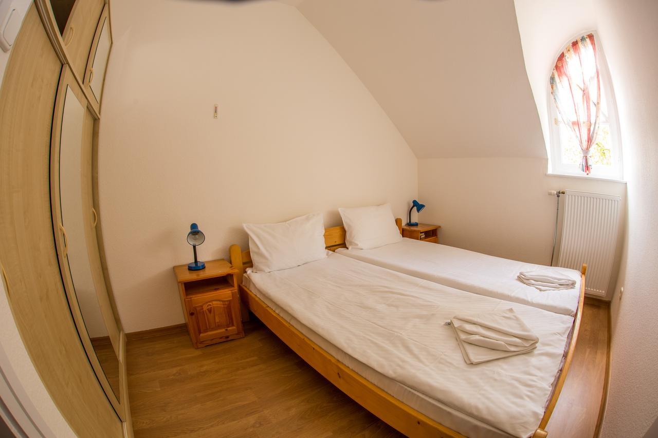 Aqua Line Apartmanhaz Hajduszoboszlo Luaran gambar