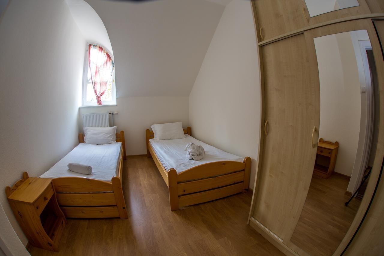 Aqua Line Apartmanhaz Hajduszoboszlo Luaran gambar