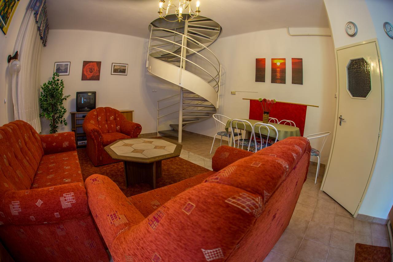 Aqua Line Apartmanhaz Hajduszoboszlo Luaran gambar