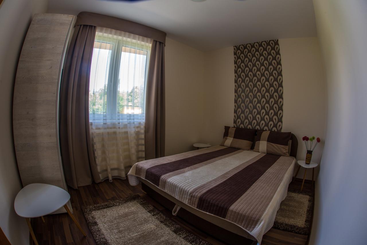 Aqua Line Apartmanhaz Hajduszoboszlo Luaran gambar