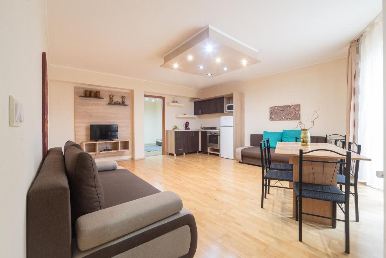 Aqua Line Apartmanhaz Hajduszoboszlo Luaran gambar